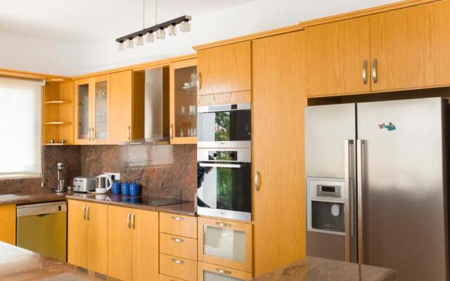 Eliofos Luxury Villa