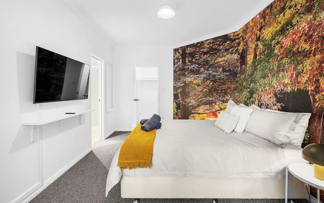 Bespoke East Perth - Sleeps 2 - Superior Wifi