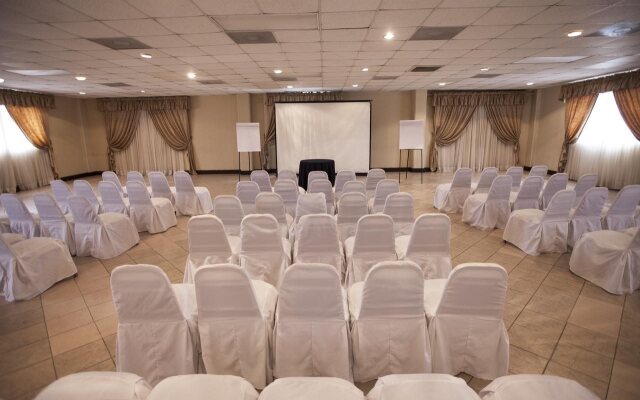 Hotel El Camino Inn & Suites