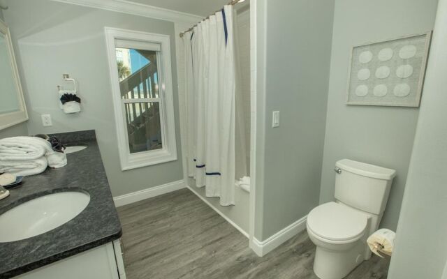 Sandpiper Cove 1115 3 Bedroom Condo by RedAwning