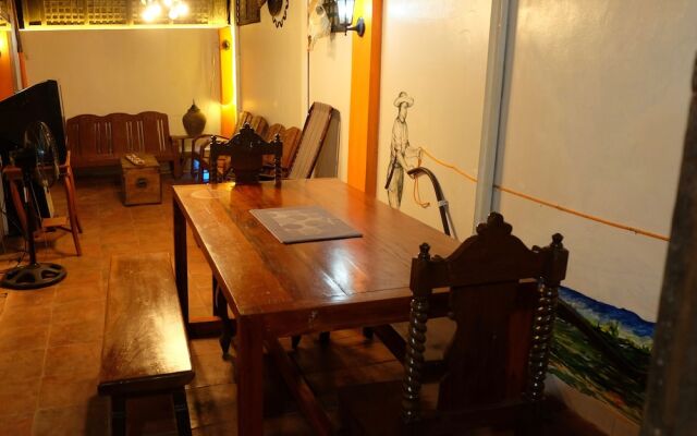 The Orange House - Vigan Villa