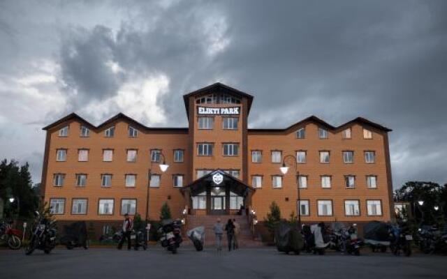 Гостиница Elikti Park Hotel Казахстан, Кокшетау - отзывы, цены и фото номеров - забронировать гостиницу Elikti Park Hotel онлайн вид на фасад
