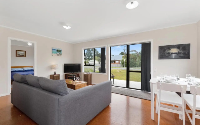 Pipi Cabin - Mangawhai Village Bach