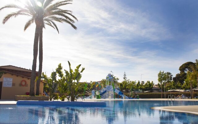 Attractive Bungalow With a Covered Terrace, Near the Beach