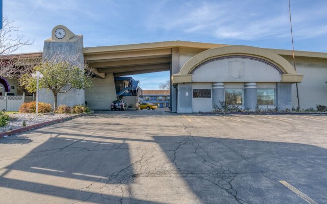 Super 8 - North Lima OH