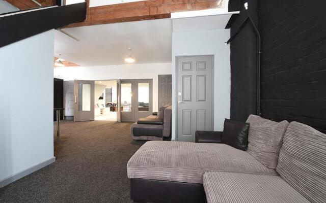 Penthouse Warehouse Slps 18 (61)