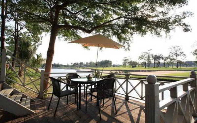 Summit Windmill Golf Residence