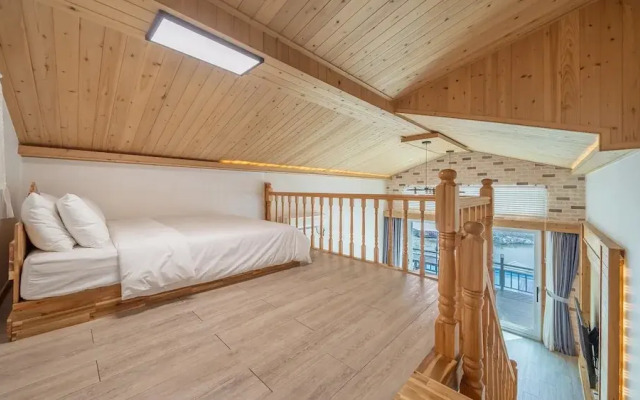 Yeosu Arum Oceanview Whole House Pension