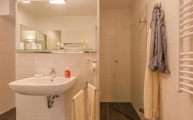 Les Belles, Haus Davide, FW Exclusive, Whg 7