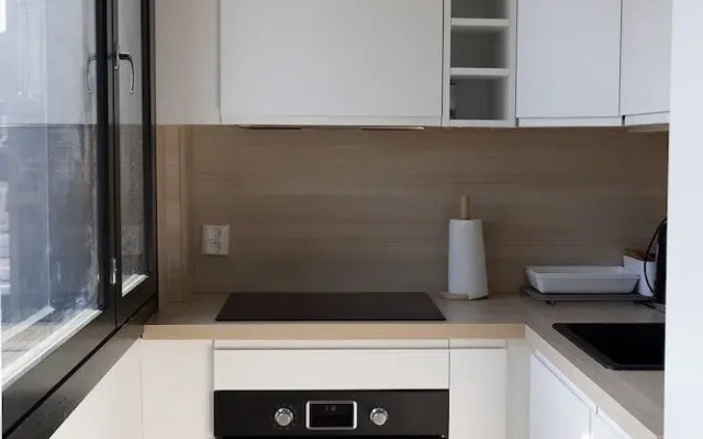 2ndhomes Bright 42m2 1BR Home w Balcony