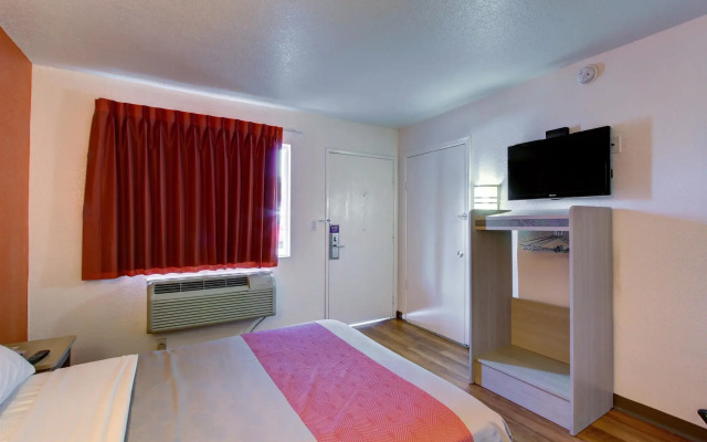 Motel 6 La Mesa, CA - San Diego
