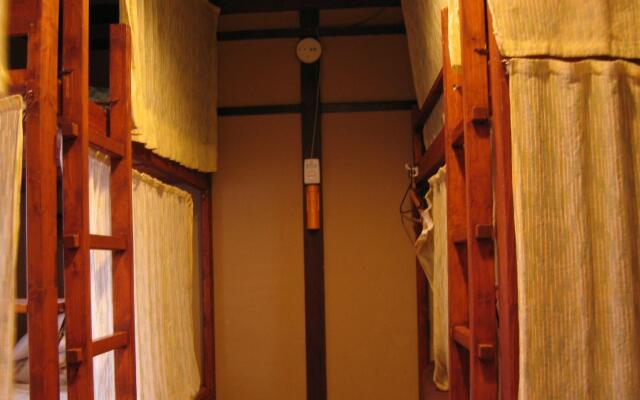 Small World Guest House - Hostel