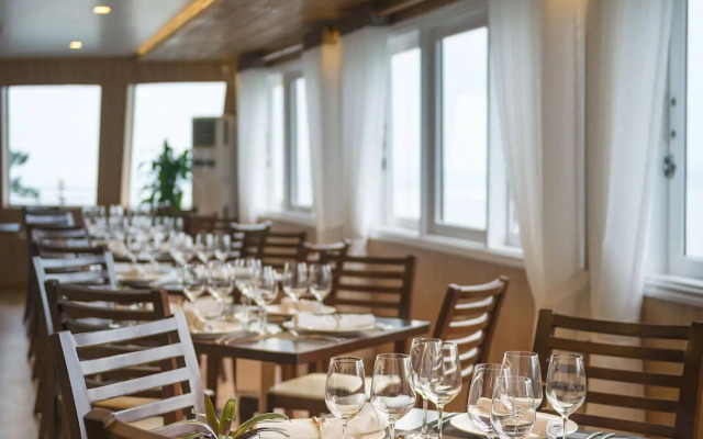 La Vela Premium Cruise - Managed by Paradise Cruises