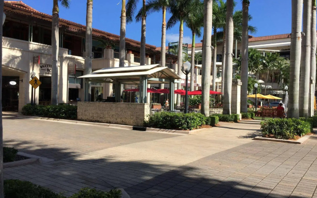 Luxury Suite in Coral Gables by LYX Miami Suites