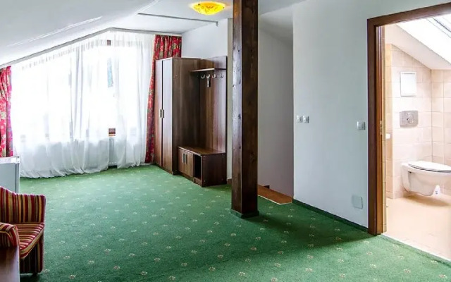 Hotel Piatra Craiului - Complex Cheile Gradistei Fundata