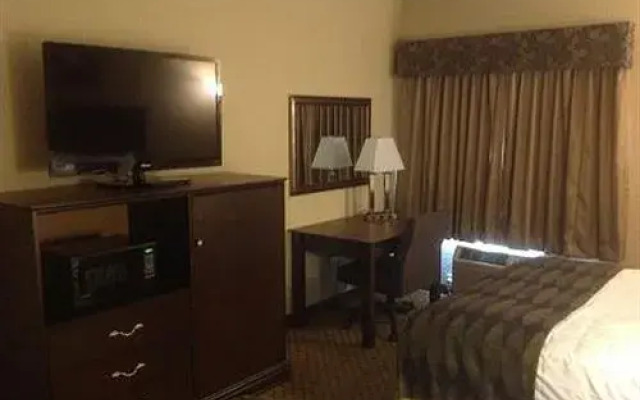 Rodeway Inn & Suites