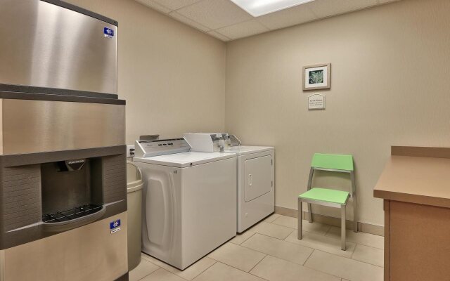 Hilton Garden Inn Albuquerque / Journal Center