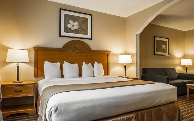 Quality Inn & Suites Fishkill South near I-84