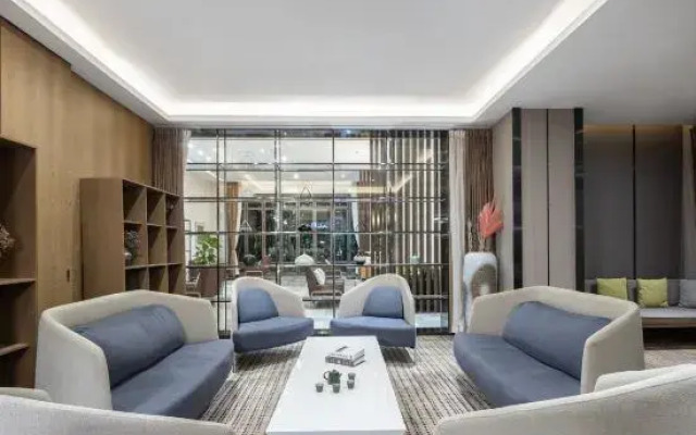 Zhenru Hotel