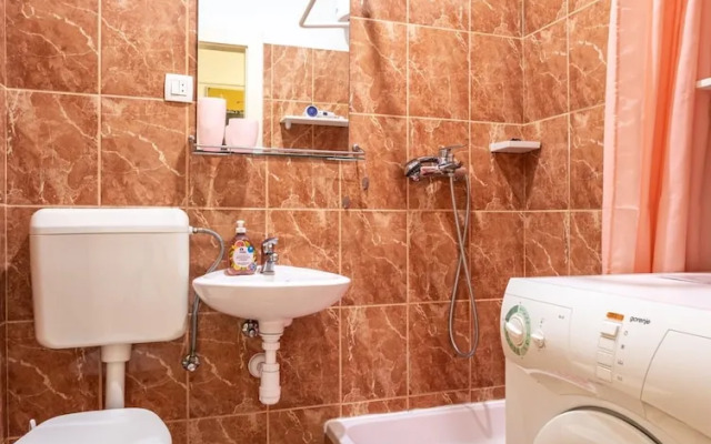 Traditional apartment Bacvice, 3 min walk to the beach