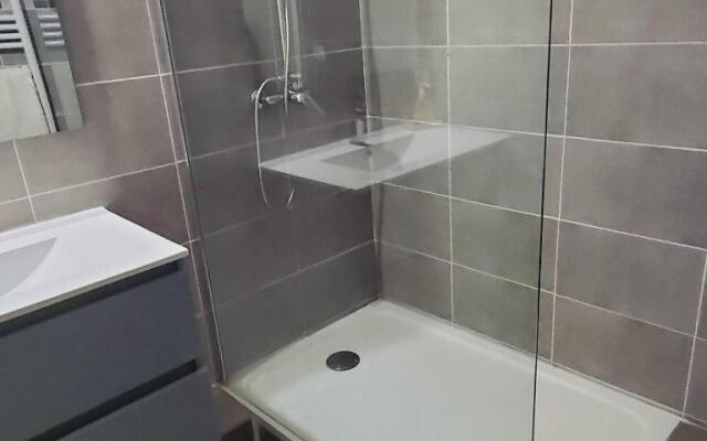 Appart 6 à 8 personnes proche centre parking gratuit