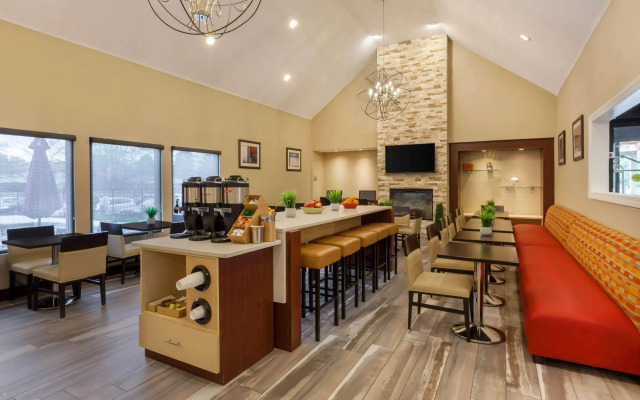 Hawthorn Suites by Wyndham Detroit Southfield