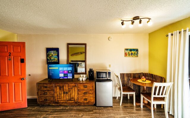 Buoyant Place Hang Out 2 Private Studio Homes!