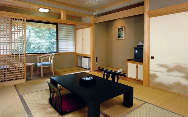 Yamano Ofurumai Towadako Shinzantei