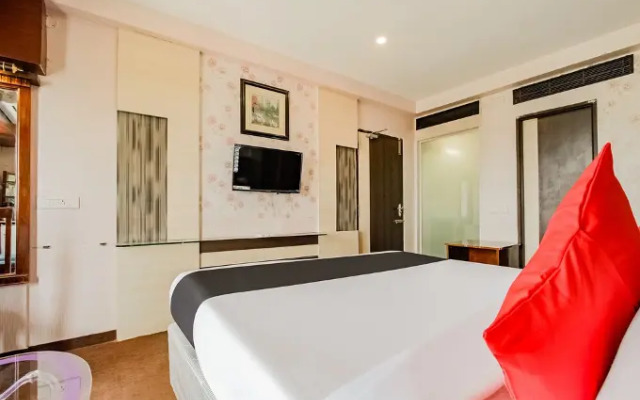 Capital O 61144 Hotel Raj