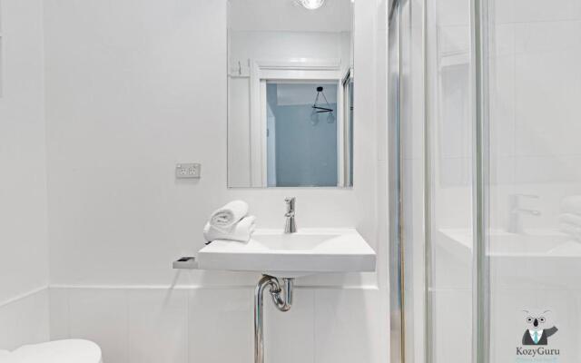 KOZYGURU Redfern Lovely 2 Bedroom Terrace 1x FREE Parking NRE005