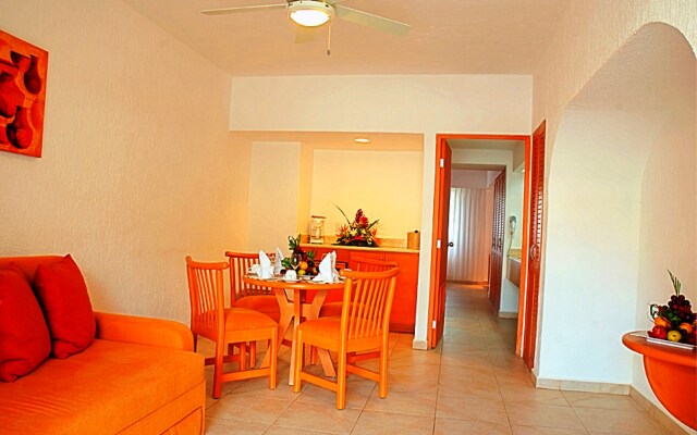 Laguna Suites Golf & Spa