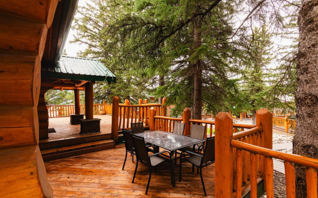 Overlander Mountain Lodge