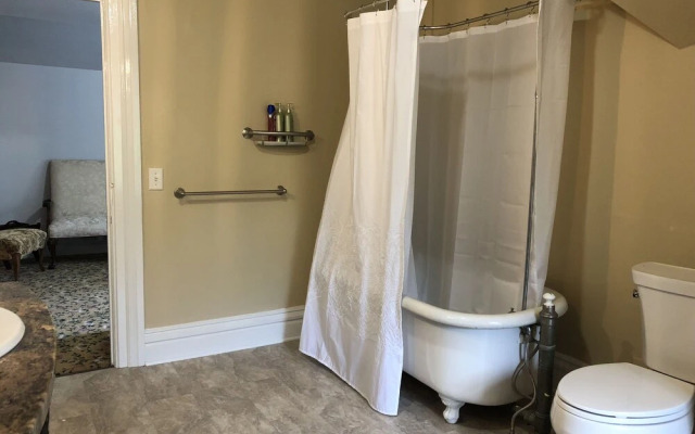 The Parsonage Inn LLC