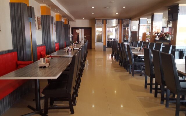 Hotel Trisula By OYO