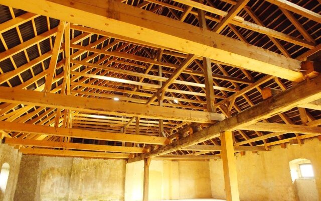 Zámecký Dvůr Černousy