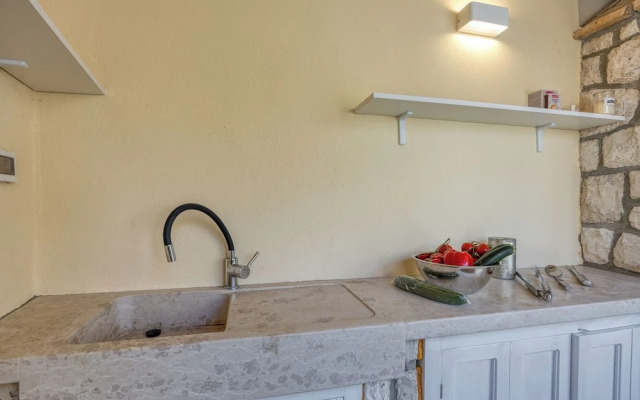 Charming Island Villa Alba