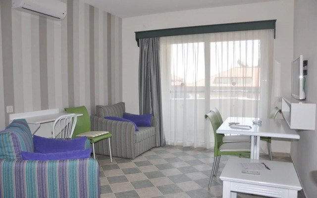 Smartline Sunpark Aramis Hotel