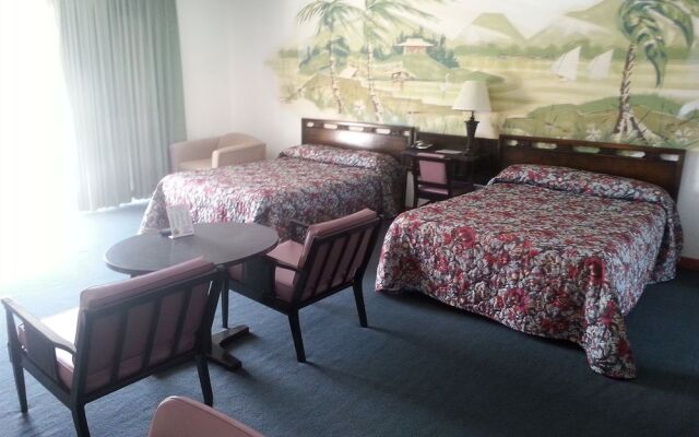 Island House Hotel