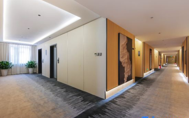 Yilong Ruiyun Hotel (Zhengzhou South Third Ring)