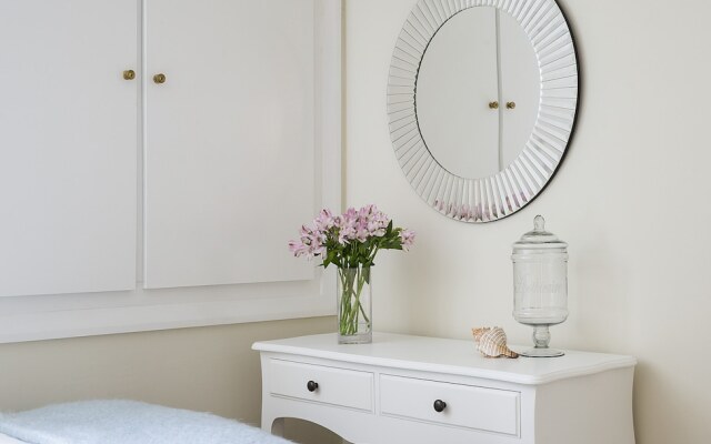 Albany Apartment