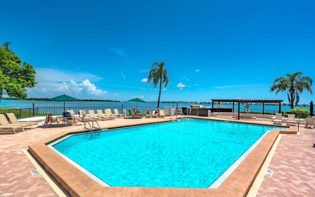 Bahia Del Mar P-401 by Vtrips