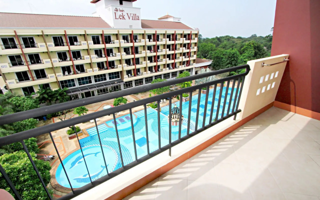 Lek Villa