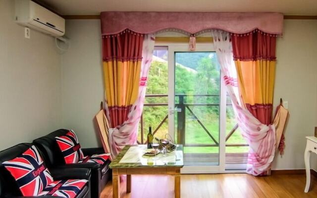 Heidi Pension G House