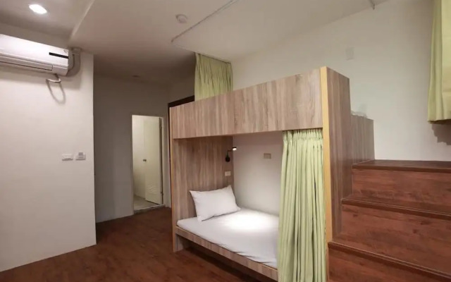 Bears Line Hostel