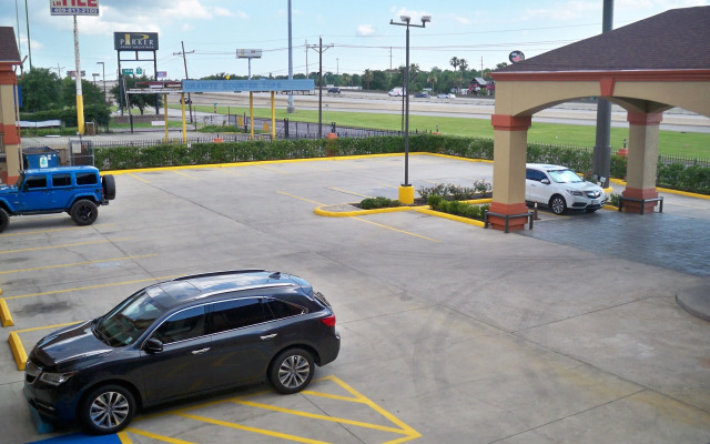 Scottish Inn & Suites