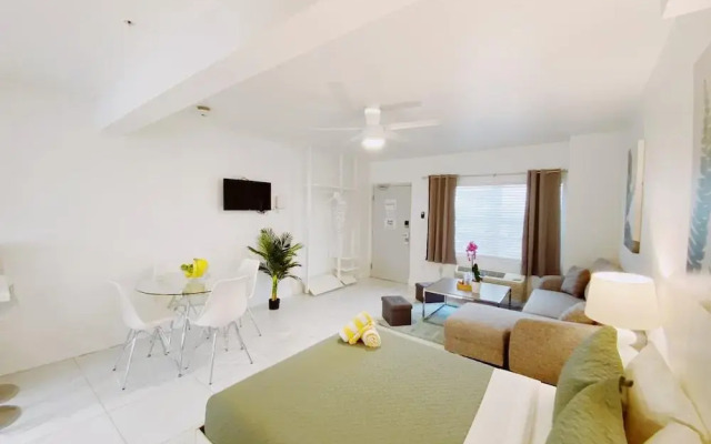 Samantha Apartments by Lowkl