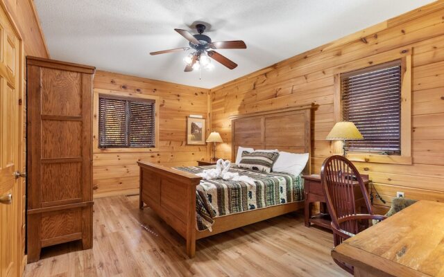 Bear Crossing Cabin by Jackson Mountain Rentals