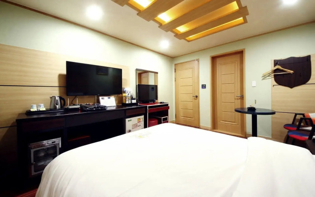 Sky Motel