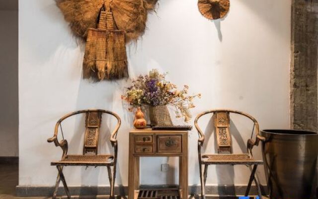 Wutong Banshan Hostel