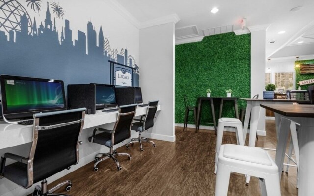 4 Bedroom Lucaya Village Townhouse by RedAwning